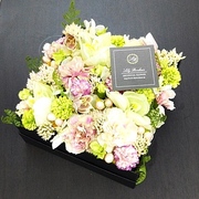 フラワーボックス　￥6,980（税込）　※□16,7㎝