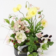 フラワーオアシスアレンジ　￥8,900　H30㎝