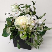 ￥8,500 （税込）横約16㎝×W約16㎝×H約23㎝　